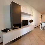 Casa Chiaretto Piscina E Relax Nel Cuore Di Moniga アパート